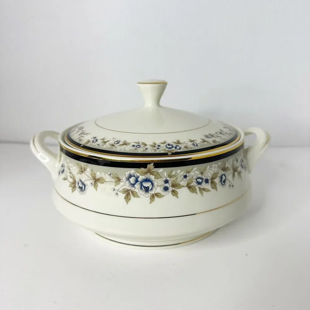 Seizan‎ Fine China Japan Sansui 7953 Covered Casserole Dish Handles
